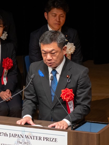 写真「文部科学省　金城政務官」